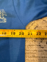 Load image into Gallery viewer, Vintage 90s San Francisco Skyline Shirt (L)
