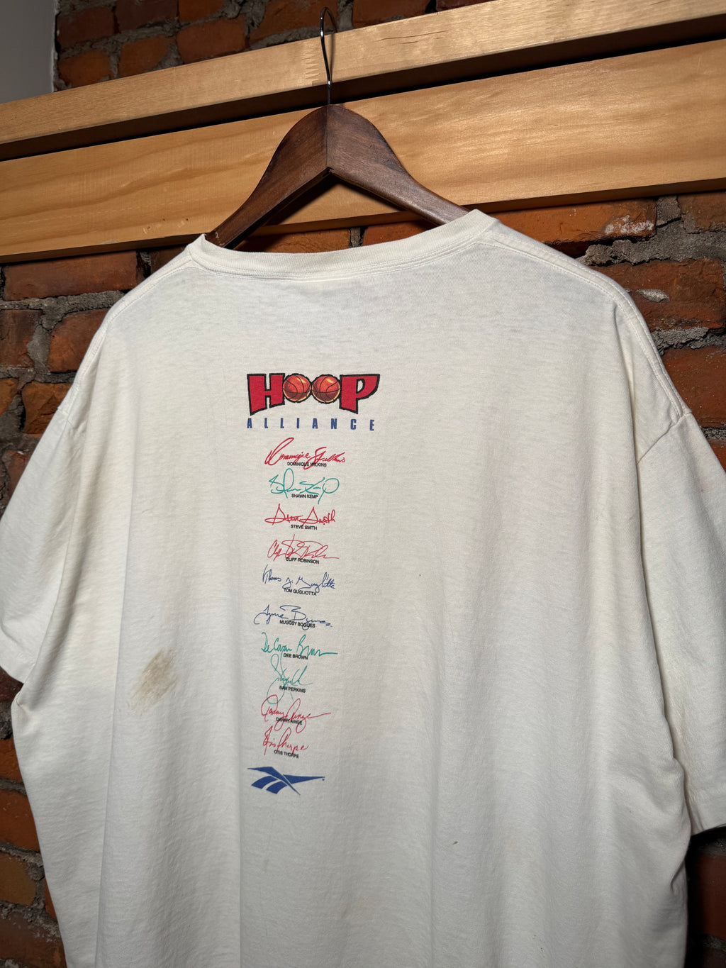 Vintage 90s Distressed Hoop Alliance Reebok T-Shirt (2XL)
