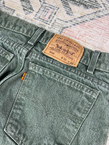 Vintage Green Levi’s 550 Jeans (30x32)