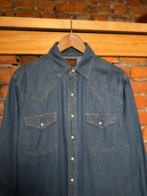 Load image into Gallery viewer, Vintage Plains Pearl Snap Denim Shirt (M)
