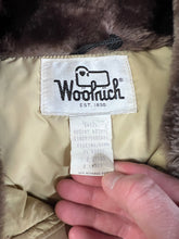 Load image into Gallery viewer, Vintage 70s Woolrich Quilted Jacket (L)
