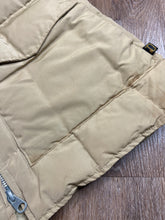 Load image into Gallery viewer, Vintage 70s Woolrich Quilted Jacket (L)
